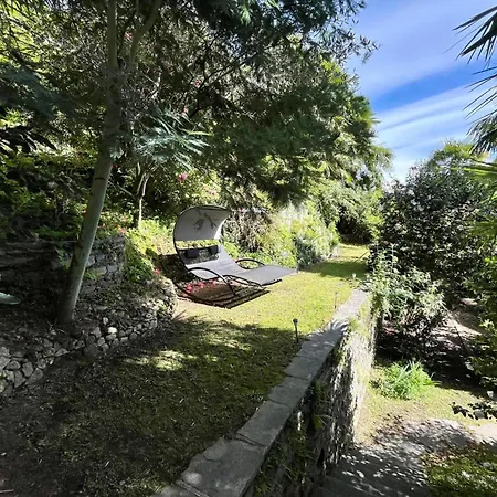 Peace Over The Lake - Happy Guest house